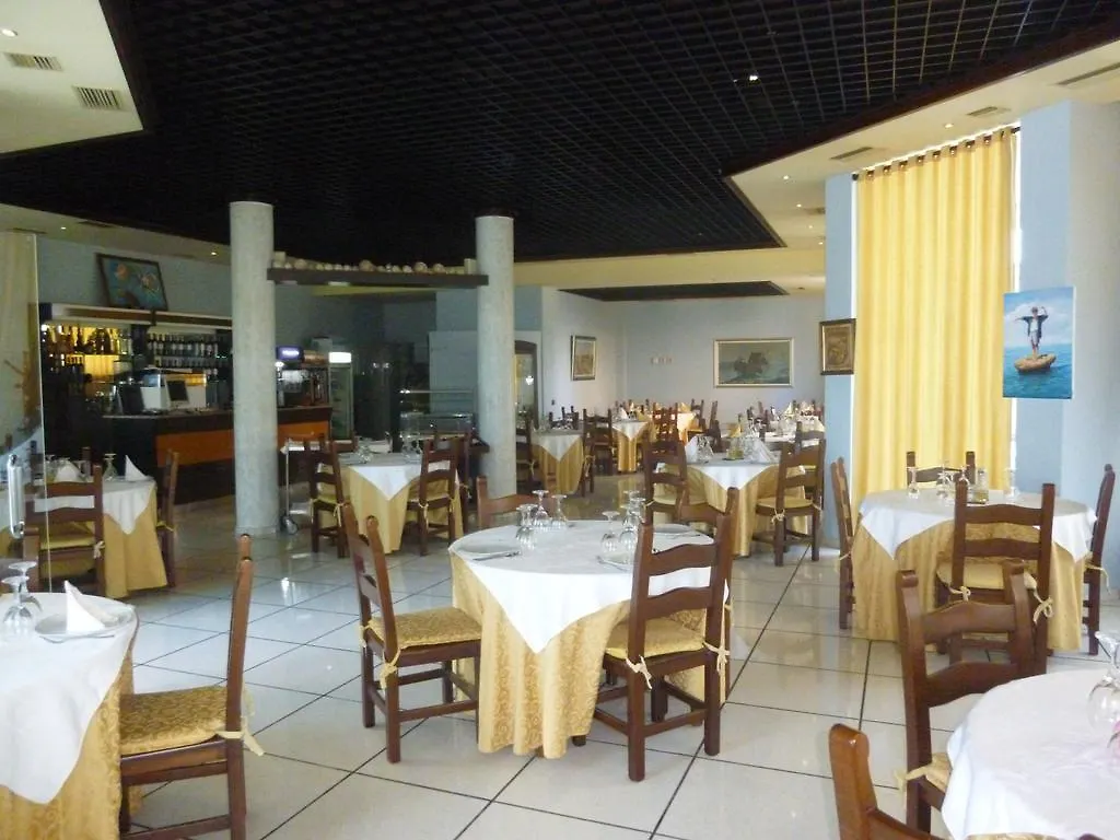 ****  Hotel Pavaresia Vlore Albania