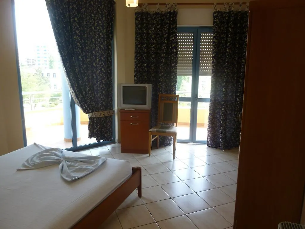 ****  Hotel Pavaresia Vlore Albania