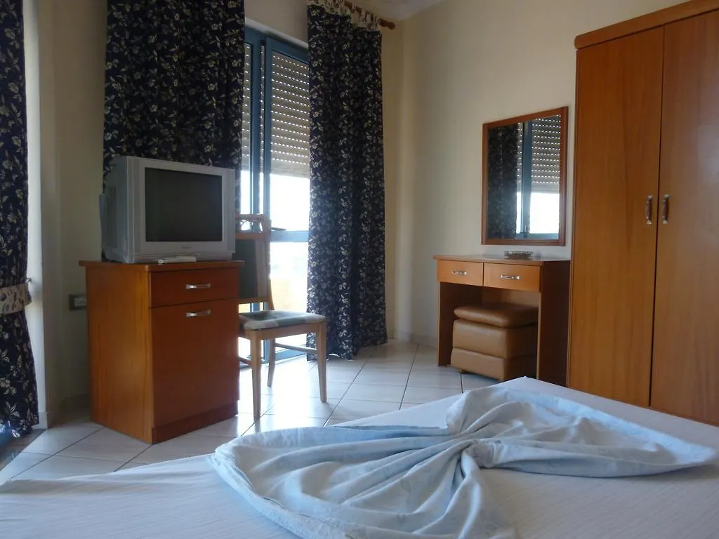 Hotel Pavaresia Vlore 4*,  Albania