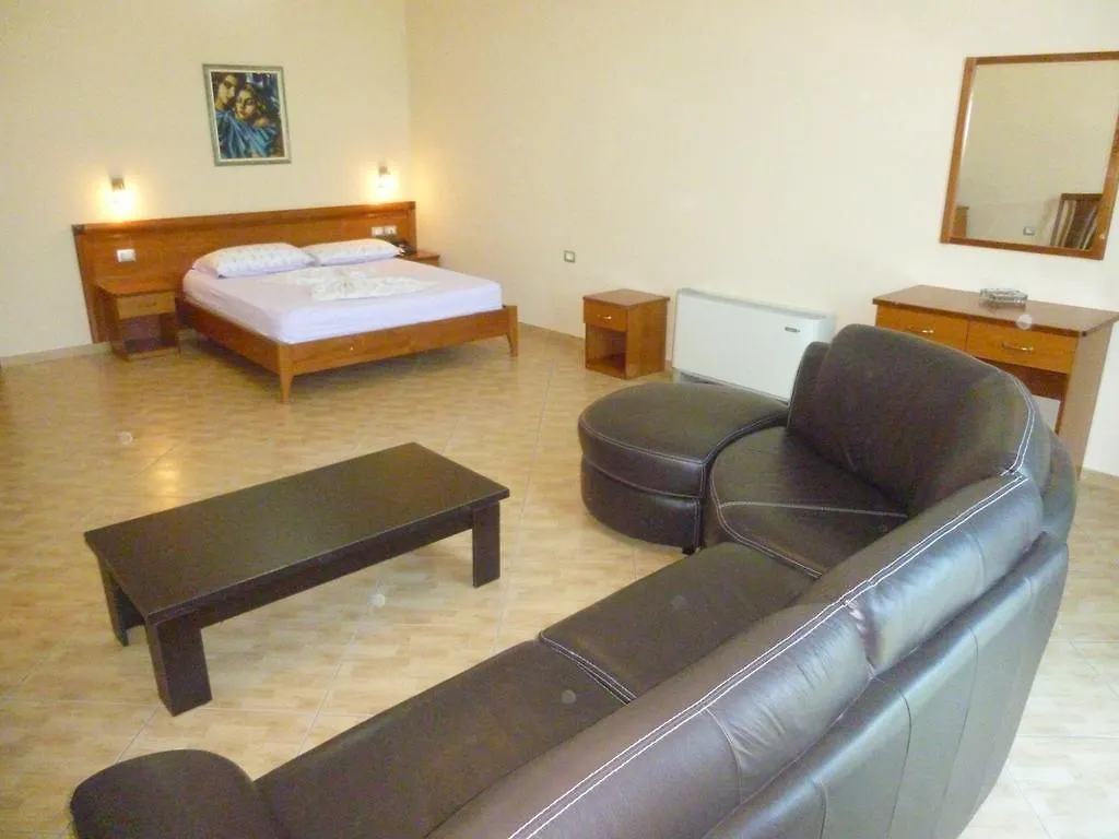 Hotel Pavaresia Vlorë